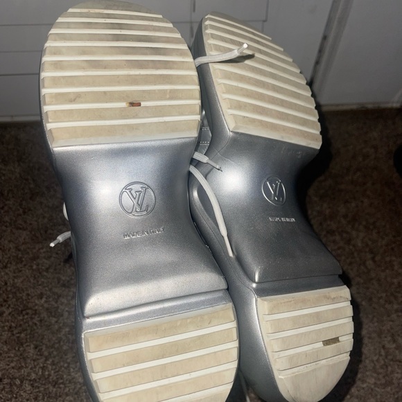 LV Archlight Metallic - Picture 4 of 4